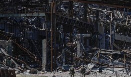 亚速钢铁厂最新状况爆料,生死存亡之际，战火中的坚守与抗争”